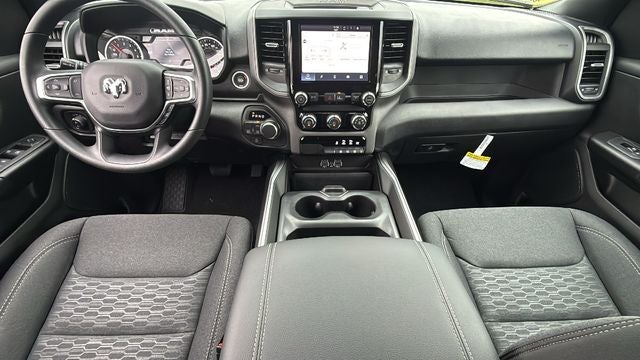 2027 RAM Ram 1500 RAM 1500 EXPRESS CREW CAB 4X4 5'7' BOX