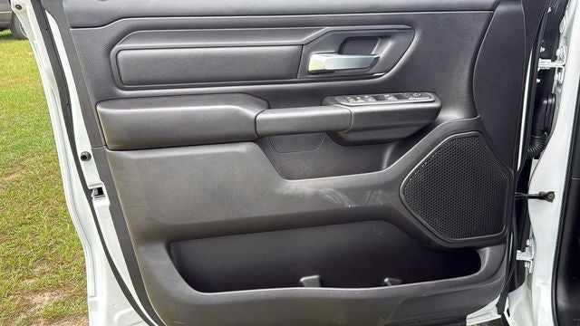 2027 RAM Ram 1500 RAM 1500 EXPRESS CREW CAB 4X4 5'7' BOX