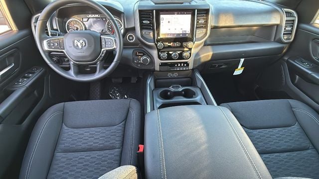 2027 RAM Ram 1500 RAM 1500 EXPRESS CREW CAB 4X4 5'7' BOX