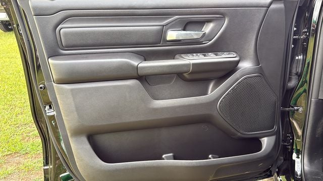 2027 RAM Ram 1500 RAM 1500 EXPRESS CREW CAB 4X4 5'7' BOX