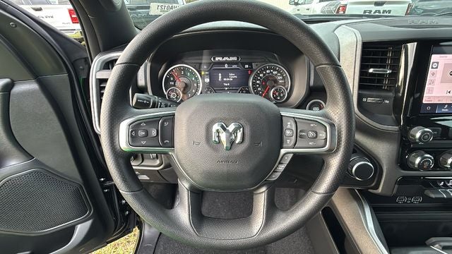 2027 RAM Ram 1500 RAM 1500 EXPRESS CREW CAB 4X4 5'7' BOX