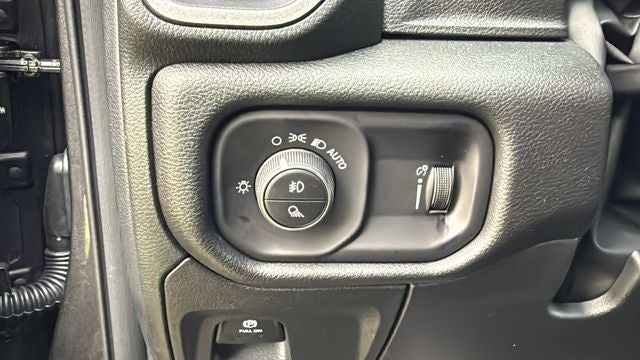 2027 RAM Ram 1500 RAM 1500 EXPRESS CREW CAB 4X4 5'7' BOX