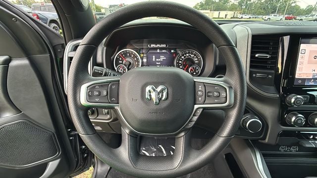 2027 RAM Ram 1500 RAM 1500 EXPRESS CREW CAB 4X4 5'7' BOX