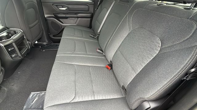 2027 RAM Ram 1500 RAM 1500 EXPRESS CREW CAB 4X4 5'7' BOX