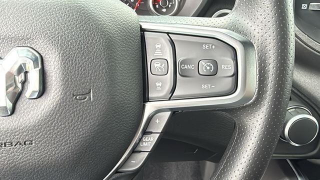 2027 RAM Ram 1500 RAM 1500 EXPRESS CREW CAB 4X4 5'7' BOX