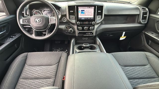 2027 RAM Ram 1500 RAM 1500 EXPRESS CREW CAB 4X4 5'7' BOX