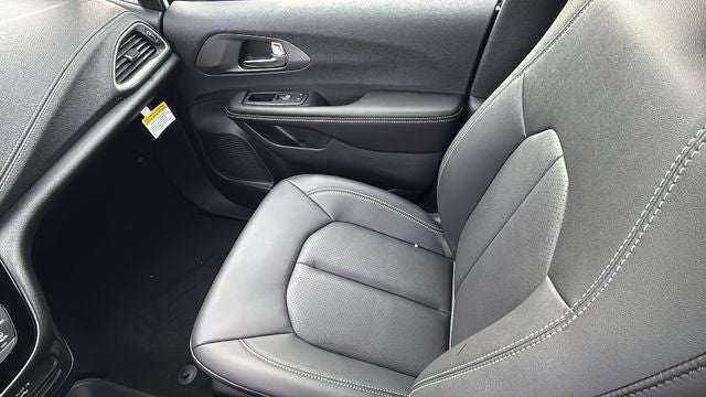 2027 Chrysler Pacifica PACIFICA SELECT