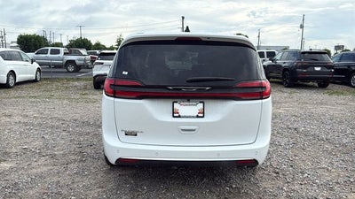 2027 Chrysler Pacifica PACIFICA SELECT