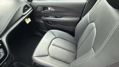 2027 Chrysler Pacifica PACIFICA SELECT
