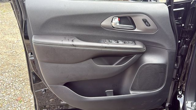 2027 Chrysler Pacifica PACIFICA SELECT