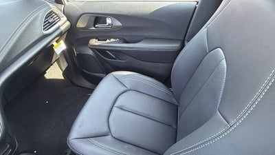 2027 Chrysler Pacifica PACIFICA SELECT