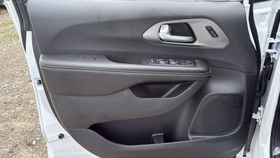 2027 Chrysler Pacifica PACIFICA SELECT