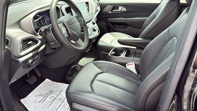2027 Chrysler Pacifica PACIFICA SELECT