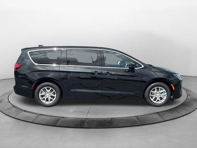 2027 Chrysler Pacifica PACIFICA SELECT