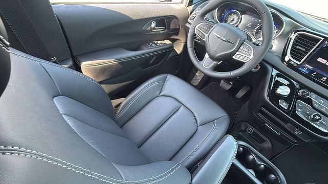 2026 Chrysler Voyager VOYAGER LX