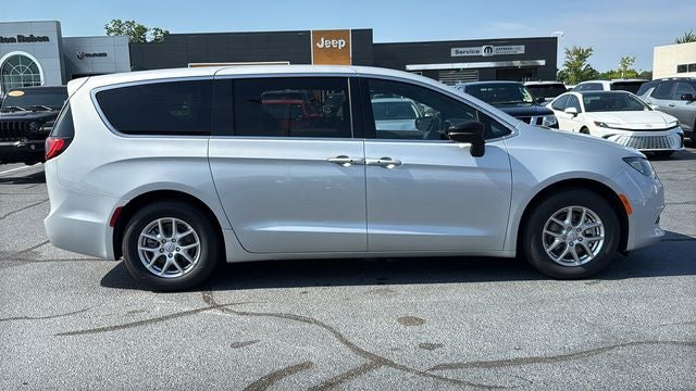 2026 Chrysler Voyager VOYAGER LX