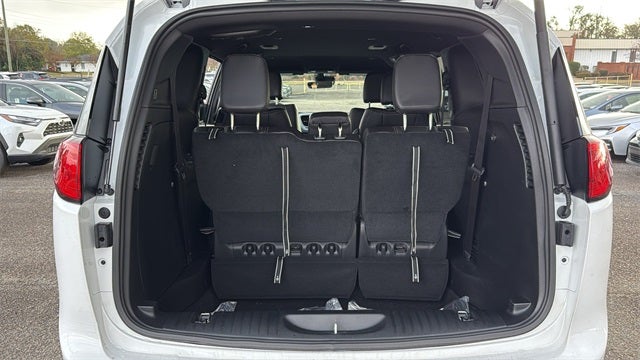 2026 Chrysler Voyager VOYAGER LX