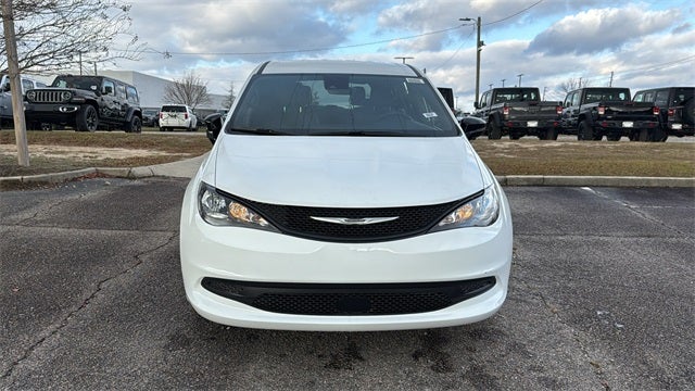 2026 Chrysler Voyager VOYAGER LX