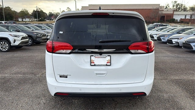 2026 Chrysler Voyager VOYAGER LX