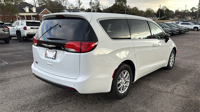 2026 Chrysler Voyager VOYAGER LX