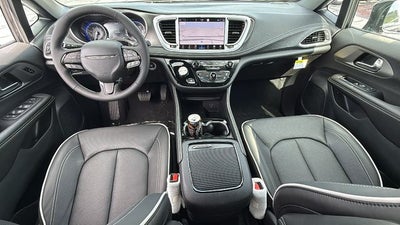 2027 Chrysler Pacifica PACIFICA LIMITED