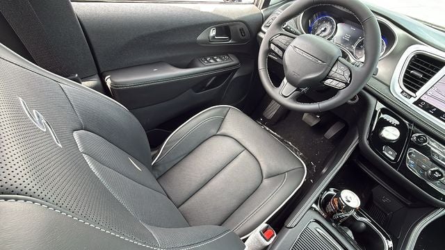 2027 Chrysler Pacifica PACIFICA LIMITED