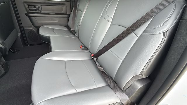 2027 RAM Ram 3500 RAM 3500 TRADESMAN CREW CAB 4X4 6'4' BOX