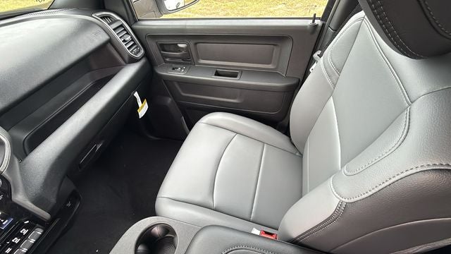 2027 RAM Ram 3500 RAM 3500 TRADESMAN CREW CAB 4X4 6'4' BOX