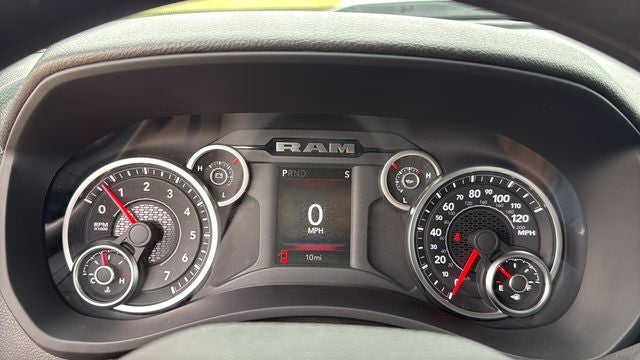 2027 RAM Ram 3500 RAM 3500 TRADESMAN CREW CAB 4X4 6'4' BOX
