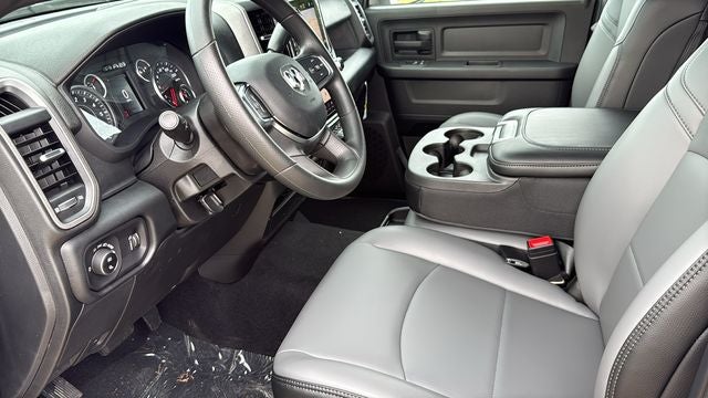 2027 RAM Ram 3500 RAM 3500 TRADESMAN CREW CAB 4X4 6'4' BOX