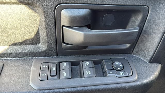 2027 RAM Ram 3500 RAM 3500 TRADESMAN CREW CAB 4X4 6'4' BOX