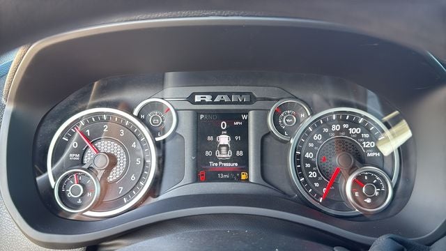 2027 RAM Ram 3500 RAM 3500 TRADESMAN CREW CAB 4X4 6'4' BOX