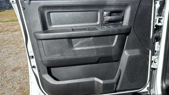 2027 RAM Ram 3500 RAM 3500 TRADESMAN CREW CAB 4X4 6'4' BOX