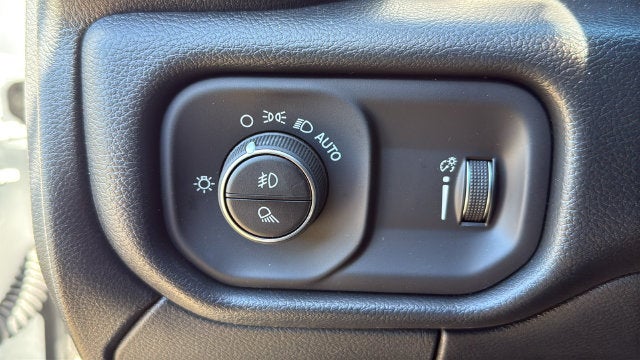 2027 RAM Ram 3500 RAM 3500 TRADESMAN CREW CAB 4X4 6'4' BOX