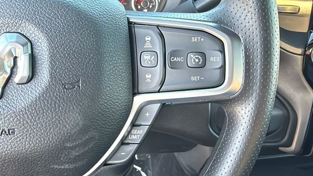 2027 RAM Ram 3500 RAM 3500 TRADESMAN CREW CAB 4X4 6'4' BOX