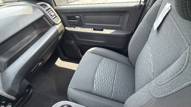 2026 RAM Ram 3500 RAM 3500 TRADESMAN CREW CAB 4X4 6'4' BOX