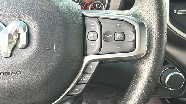 2026 RAM 1500 RAM 1500 EXPRESS CREW CAB 4X4 5'7' BOX