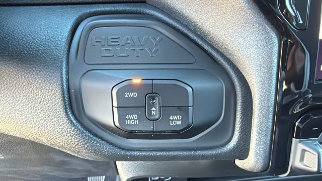 2027 RAM Ram 2500 RAM 2500 BLACK EXPRESS CREW CAB 4X4 6'4' BOX