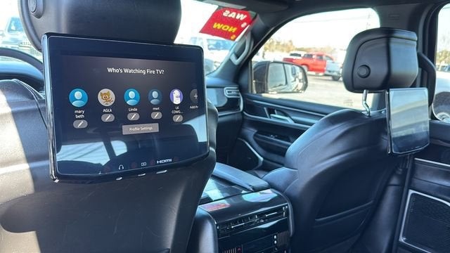 2023 Jeep Wagoneer Base