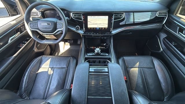 2023 Jeep Wagoneer Base