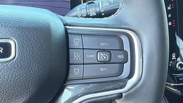 2023 Jeep Wagoneer Base