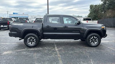 2022 Toyota Tacoma 4WD SR