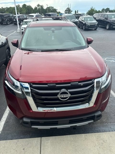 2024 Nissan Pathfinder SL