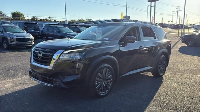 2022 Nissan Pathfinder SL