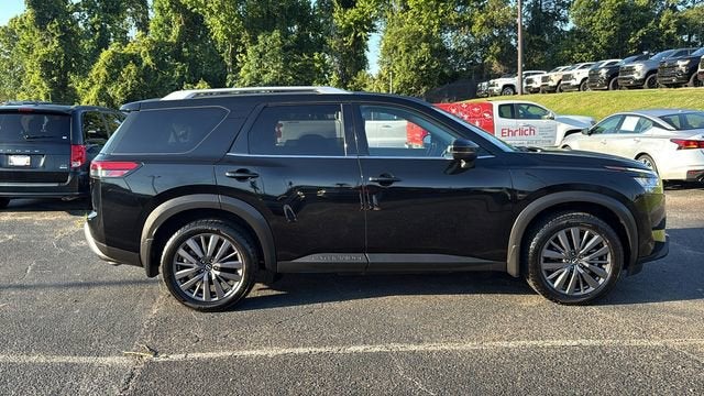 2022 Nissan Pathfinder SL