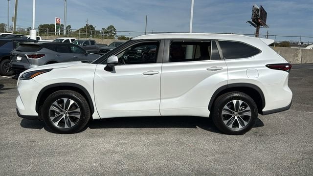 2025 Toyota Highlander LE