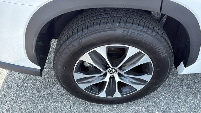 2025 Toyota Highlander LE