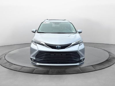 2025 Toyota Sienna XLE