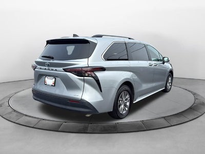 2025 Toyota Sienna XLE