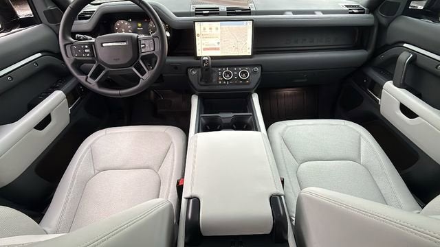 2025 Land Rover Defender X-Dynamic SE